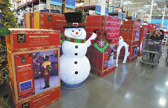 012WORLD - Tariffs push up prices of festive decor in New York